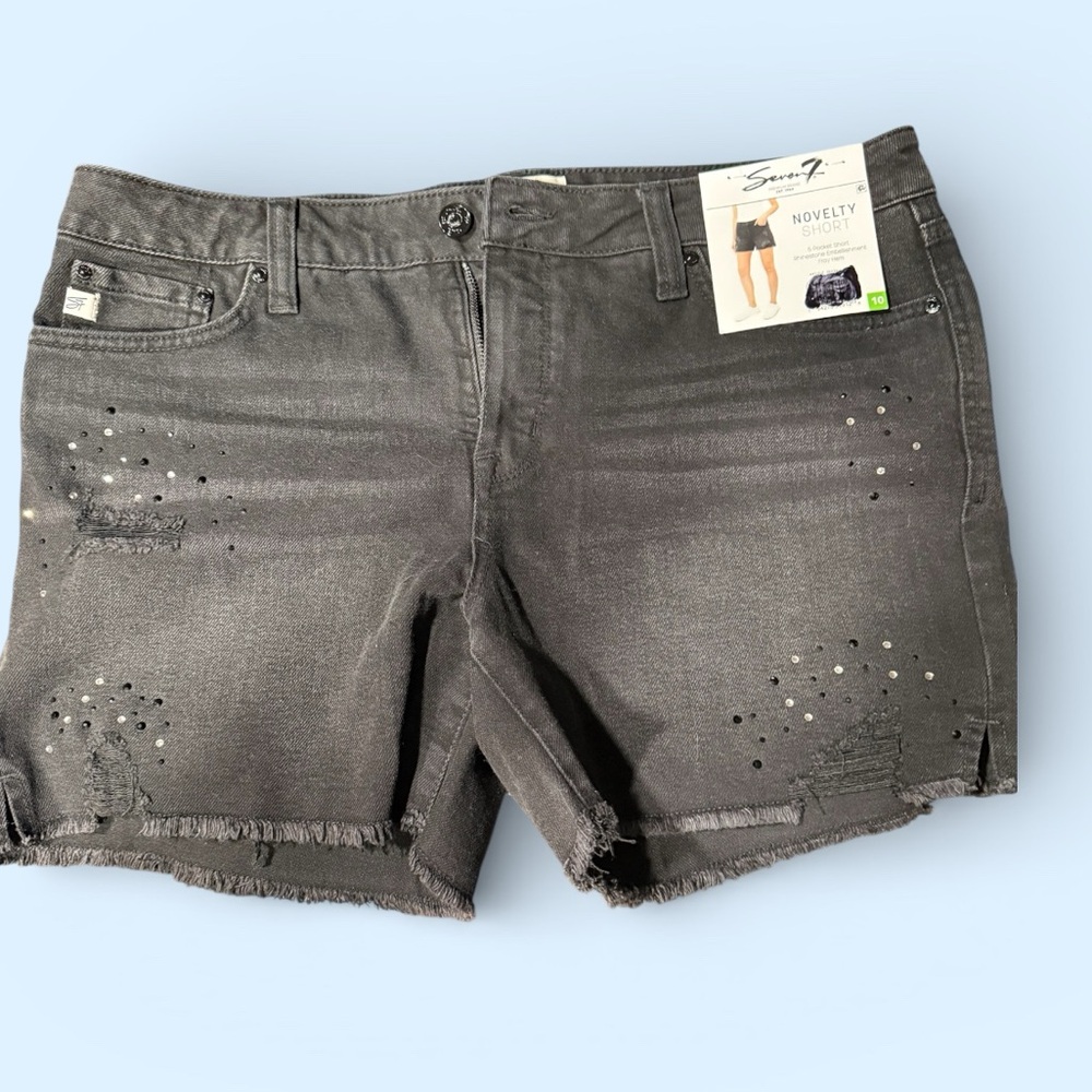 ⭐️Seven7 Women's Gray Distressed Jean Shorts